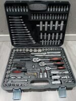 Galvučių ir įrankių rinkinys BOXER BX-009S 216 dalių
