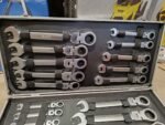 Kombinuotų terkšlinių raktų rinkinys 6-32mm 22 dalių